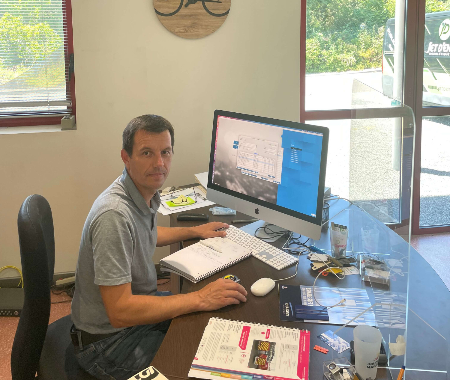 Bertrand Prod'homme, fondateur et directeur général de l'entreprise de signalétique Jet d'Encre, basée à Moulay en France